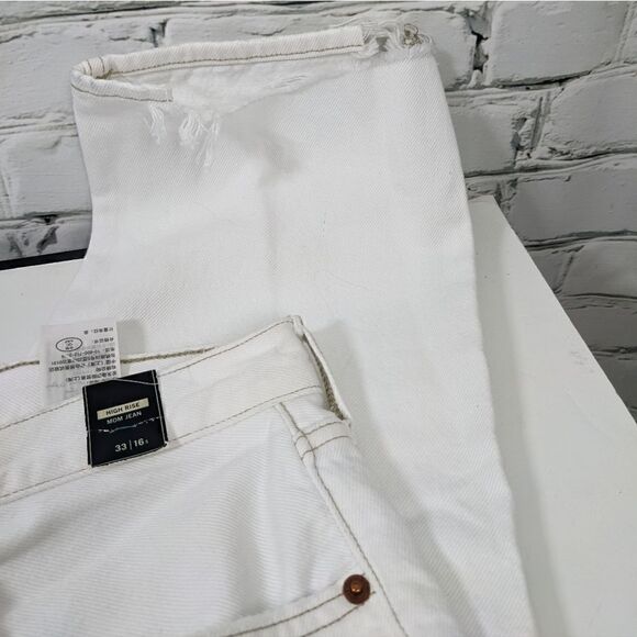 Abercrombie & Fitch white distressed high rise mom jeans NWT 33x16 short - Picture 1 of 6